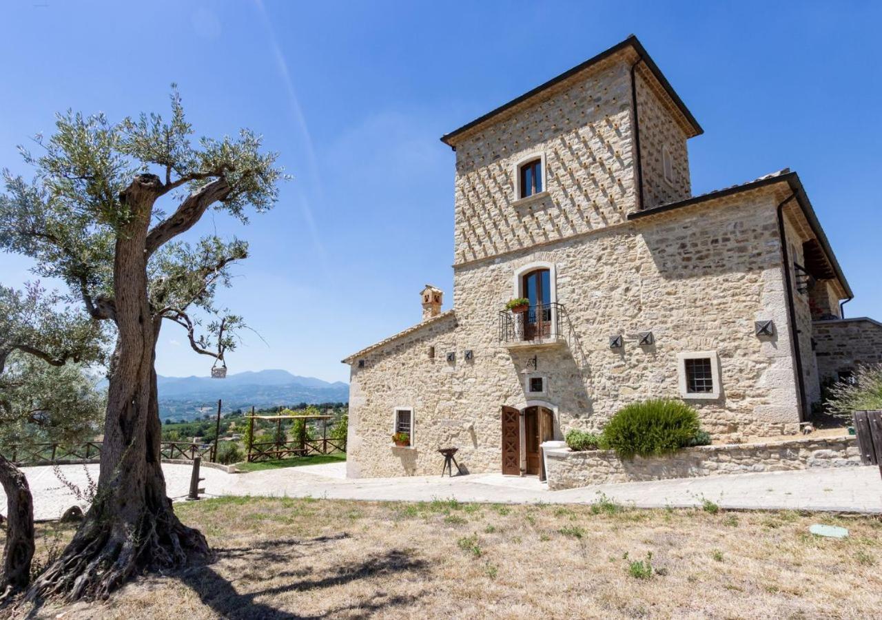 Agriturismo Torre Gialluise Gesualdo Bagian luar foto