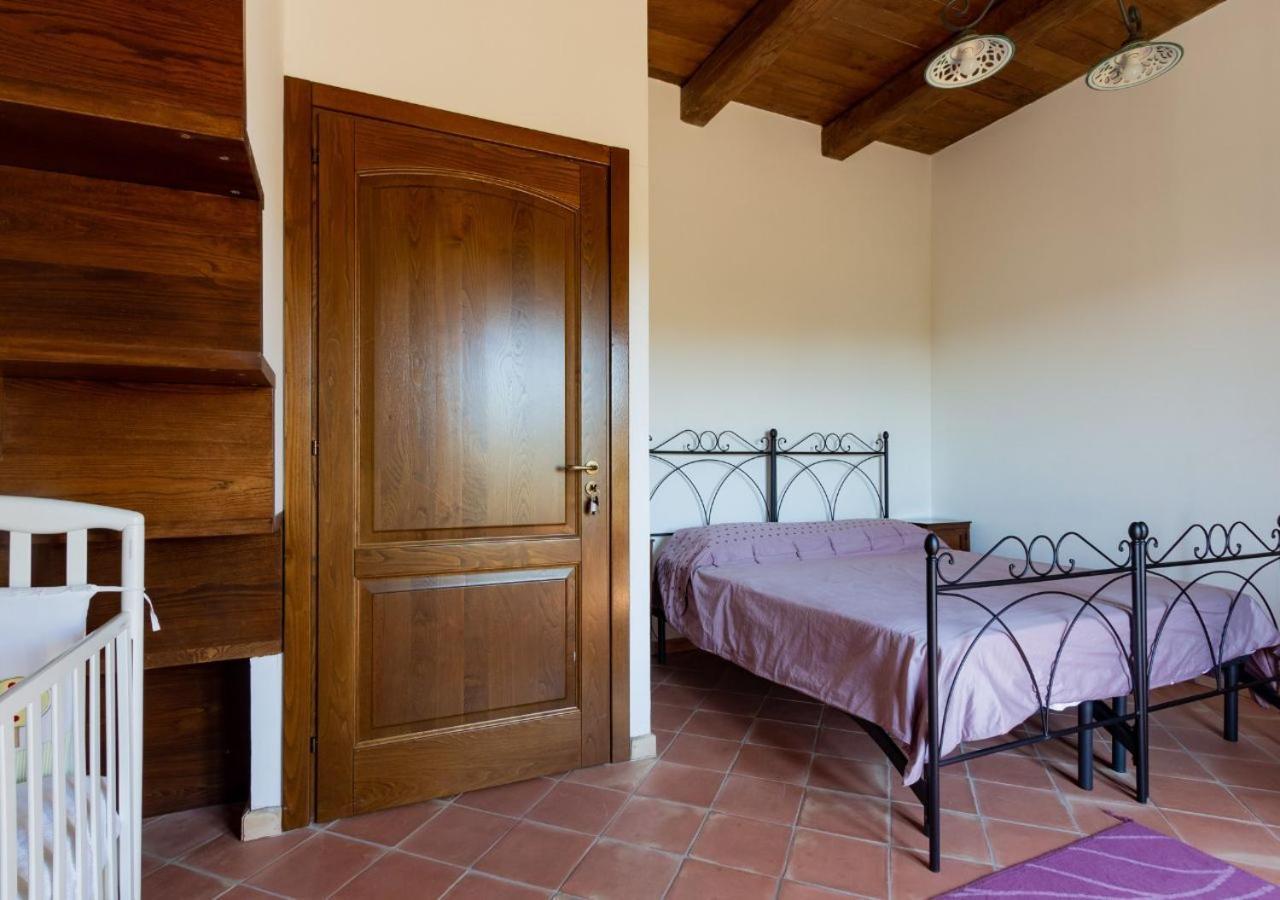 Agriturismo Torre Gialluise Gesualdo Bagian luar foto
