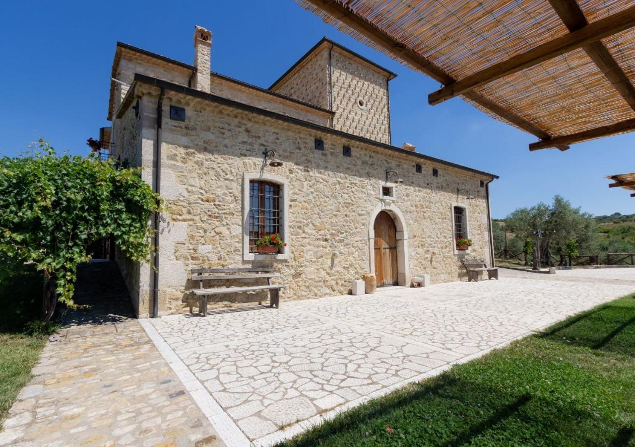 Agriturismo Torre Gialluise Gesualdo Bagian luar foto