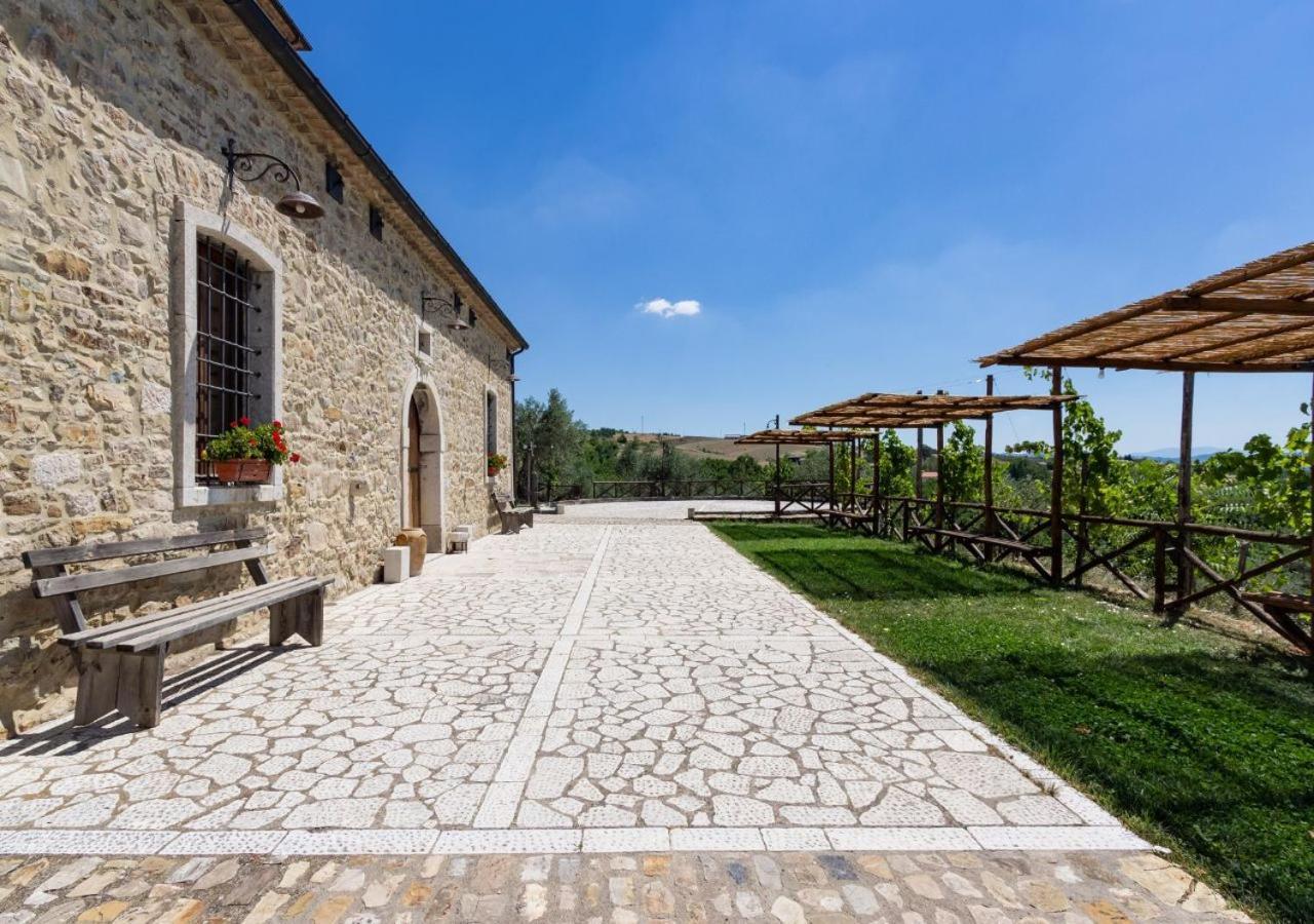 Agriturismo Torre Gialluise Gesualdo Bagian luar foto