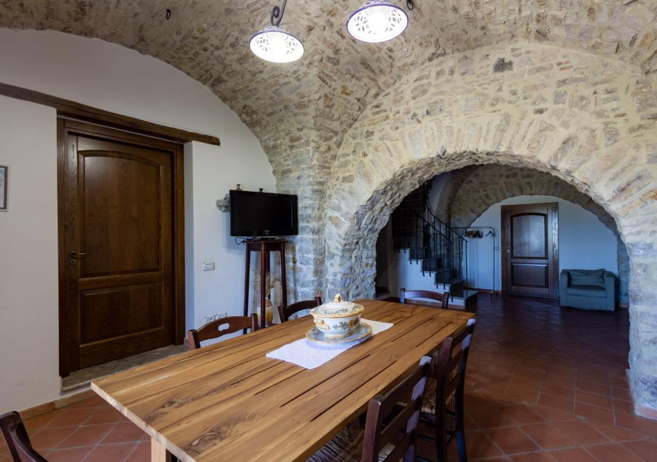 Agriturismo Torre Gialluise Gesualdo Bagian luar foto