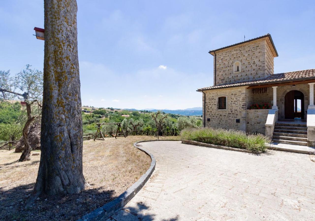 Agriturismo Torre Gialluise Gesualdo Bagian luar foto