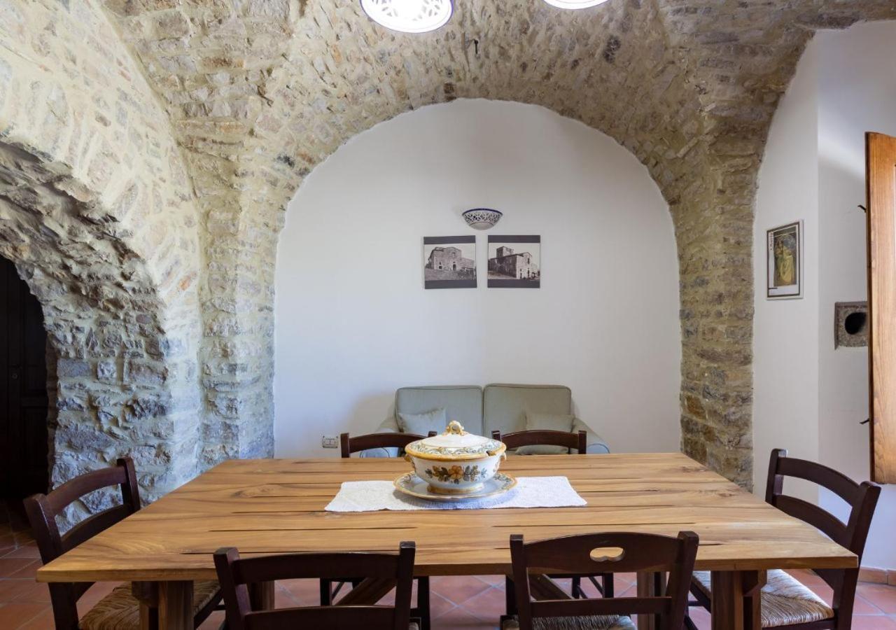 Agriturismo Torre Gialluise Gesualdo Bagian luar foto