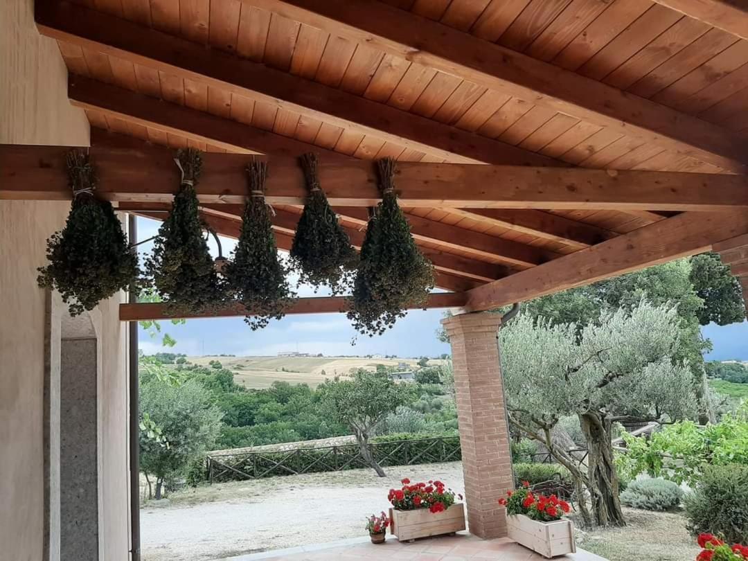Agriturismo Torre Gialluise Gesualdo Bagian luar foto