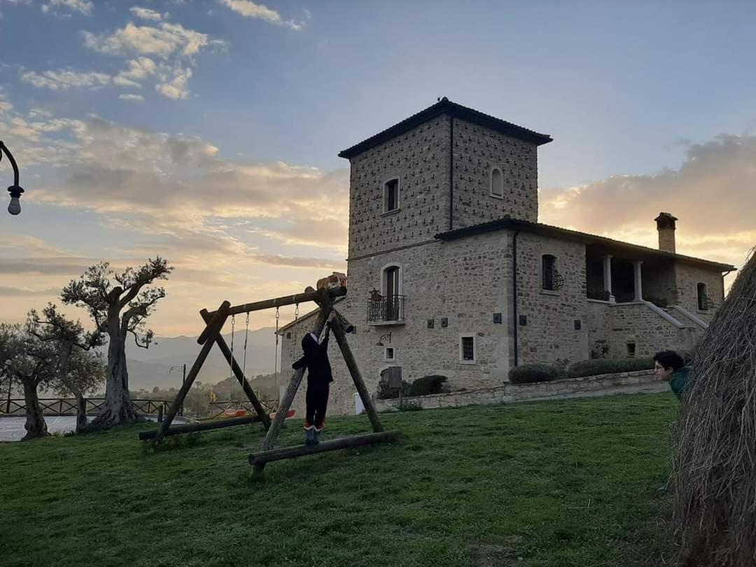 Agriturismo Torre Gialluise Gesualdo Bagian luar foto