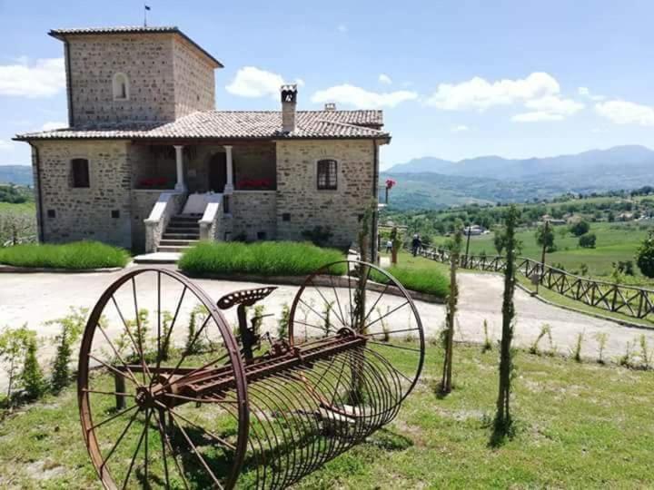Agriturismo Torre Gialluise Gesualdo Bagian luar foto