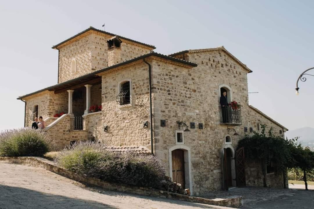 Agriturismo Torre Gialluise Gesualdo Bagian luar foto
