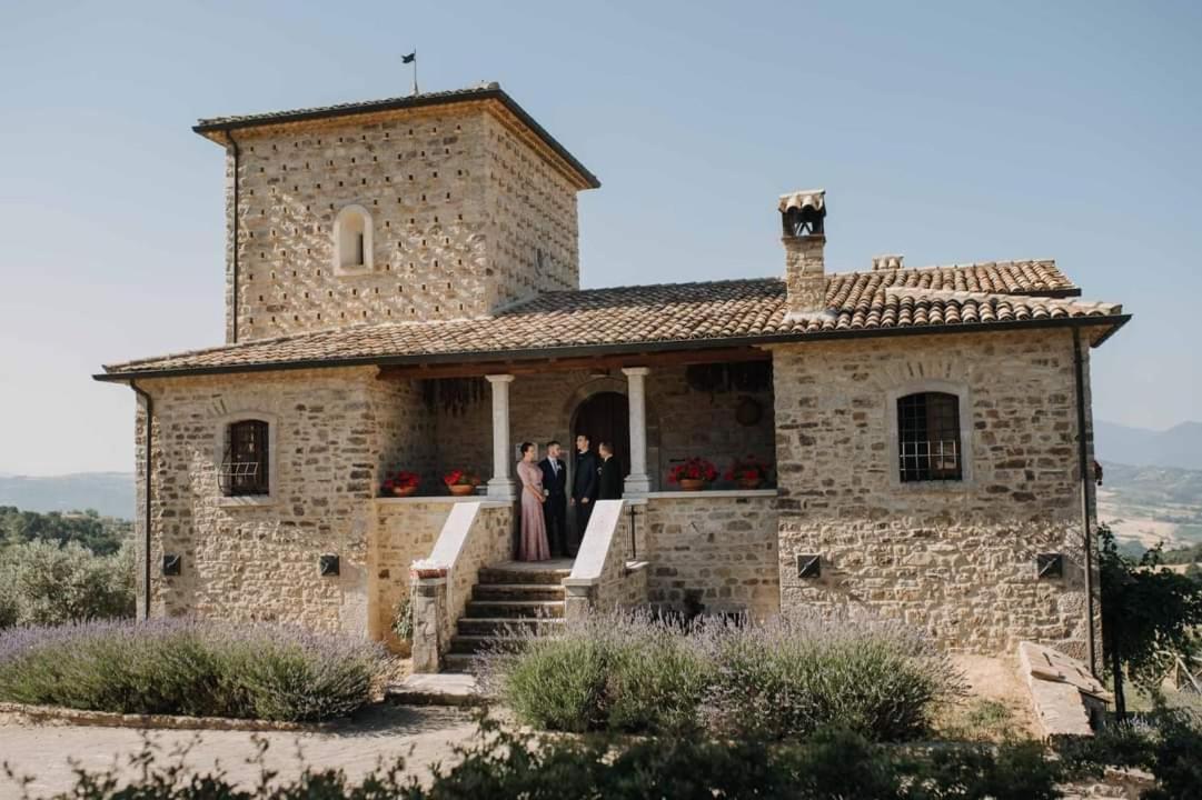 Agriturismo Torre Gialluise Gesualdo Bagian luar foto