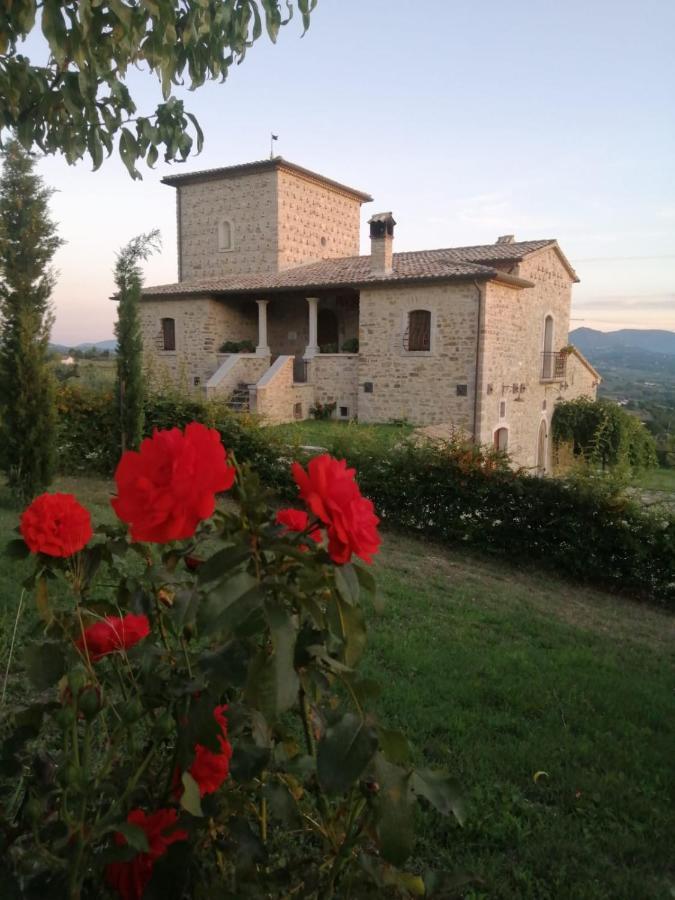 Agriturismo Torre Gialluise Gesualdo Bagian luar foto
