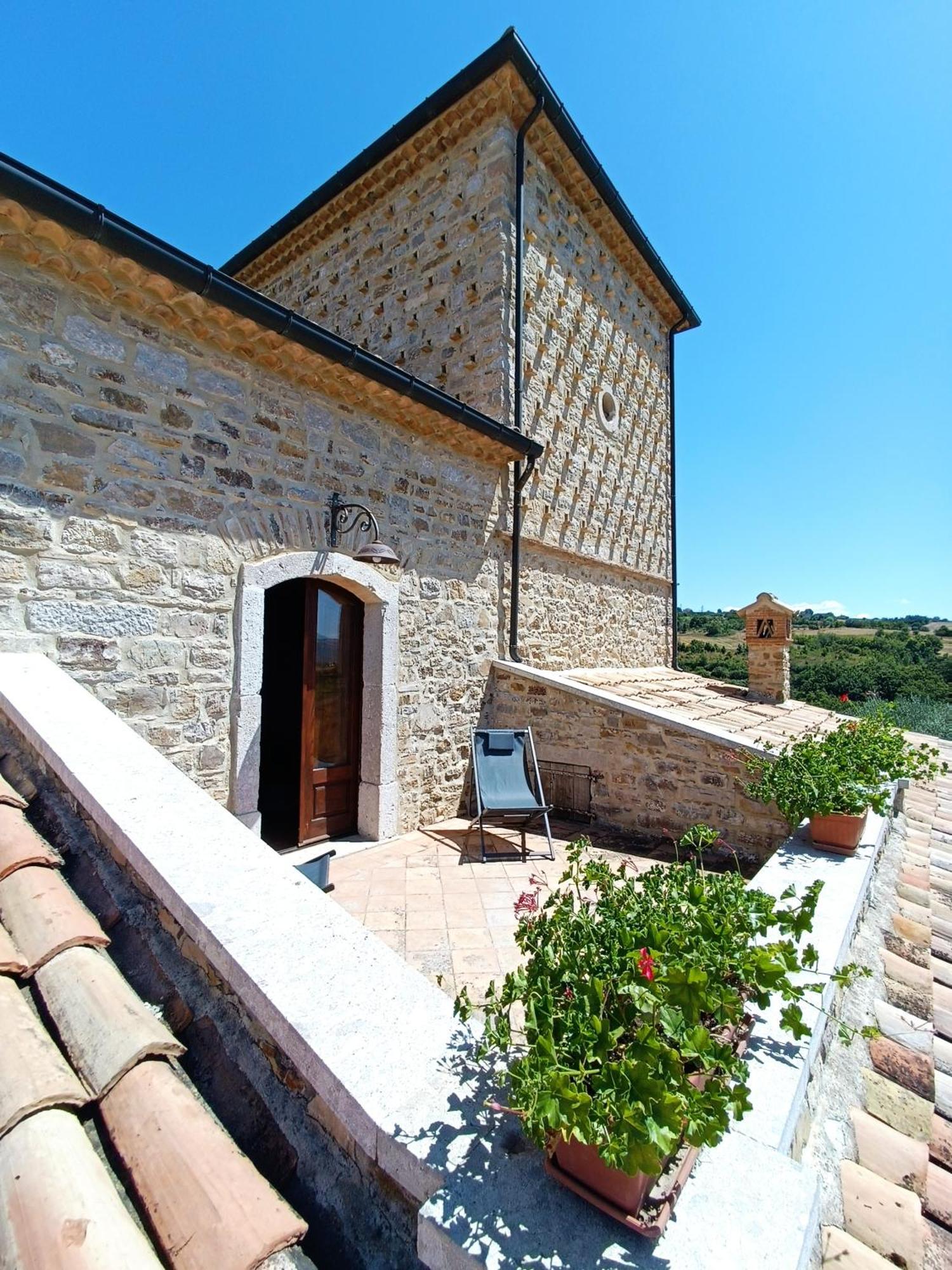 Agriturismo Torre Gialluise Gesualdo Bagian luar foto